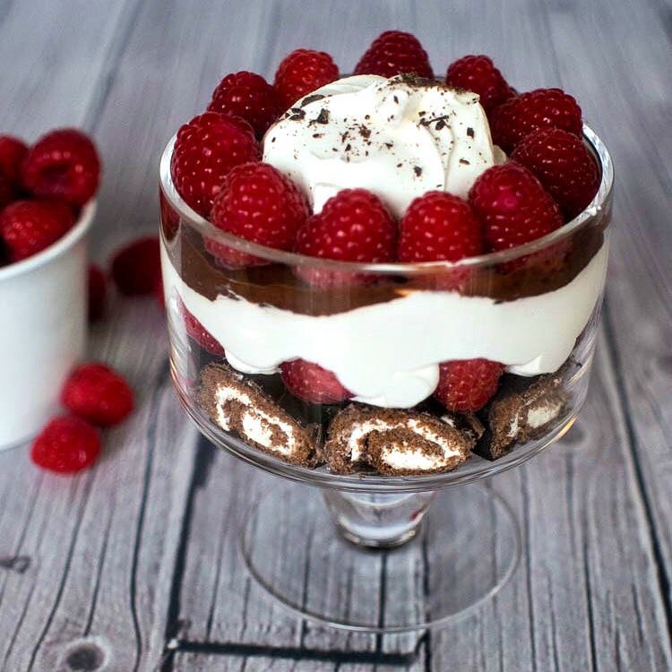 Small Triffle bowls 4 piece