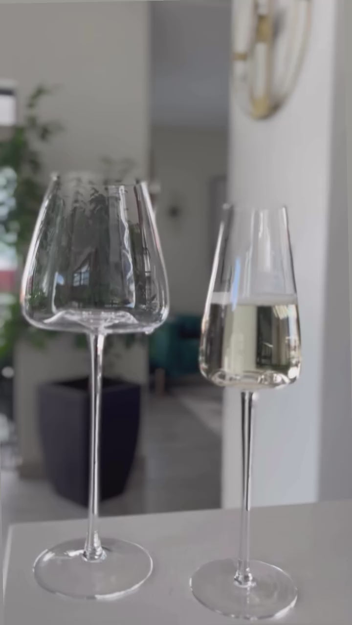 4-piece crystal-clear red wine glass set on dining table – Be Classic Homeware SA