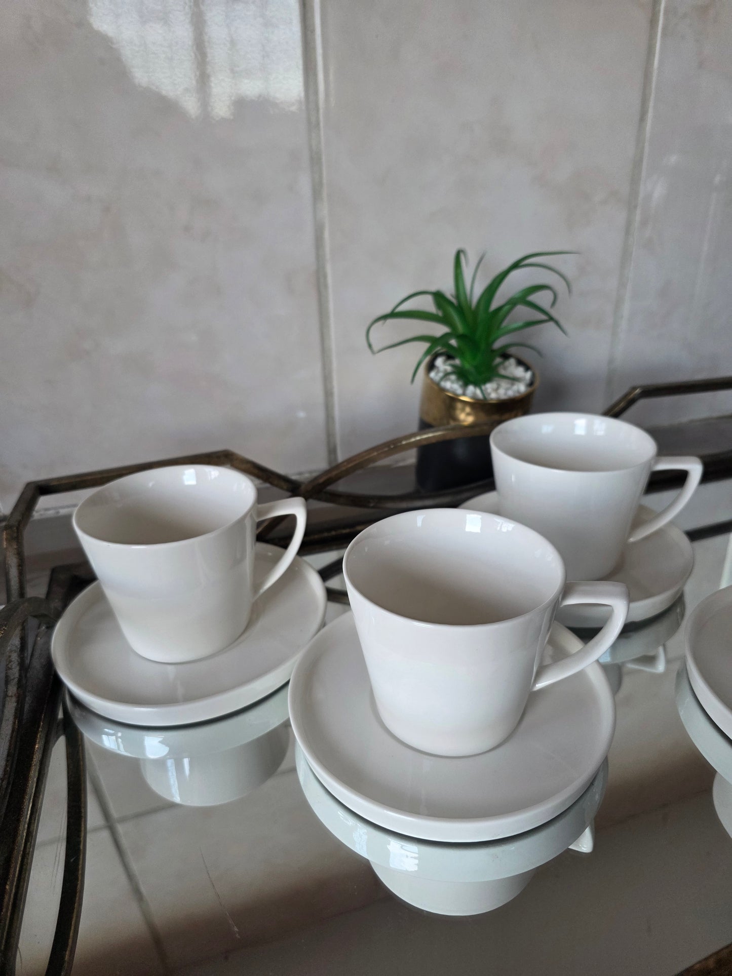 Tea Cup Set
Coffee Cup and Saucer
Elegant Drinkware Set