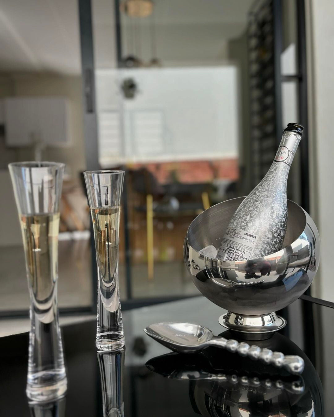 champagne ice bucket
ice bucket with lid
bottle cooler
wine bottle cooler