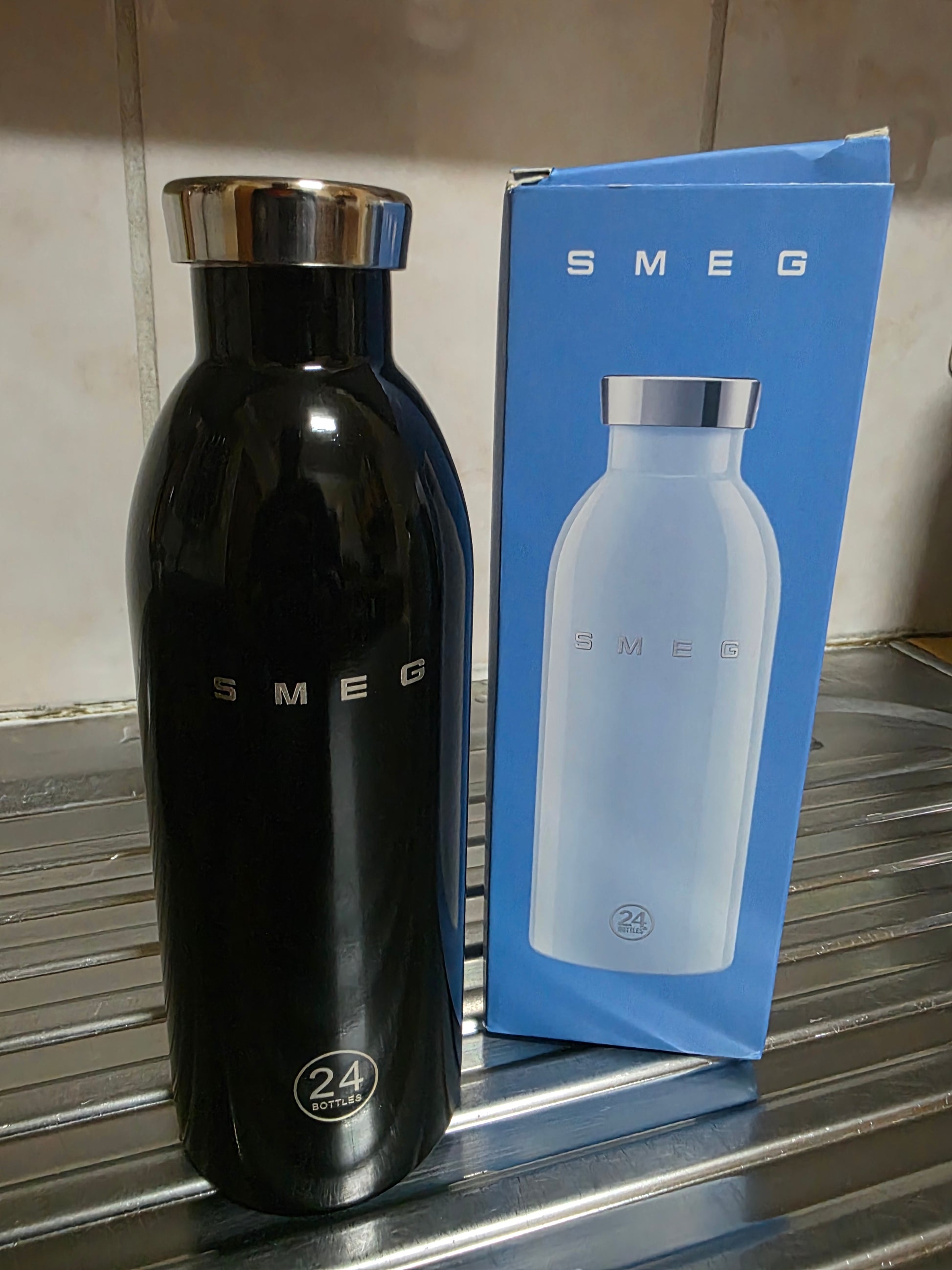 SMEG Black 500ml stainless steel insulated water bottle – Be Classic Homeware SA